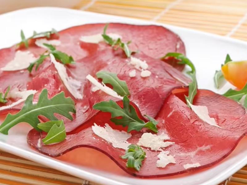 Carpaccio di Bresaola - Un Antipasto Semplice e Buono